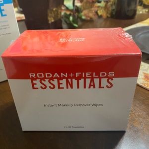 Rodan and Fields make up wipes